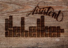 Assistent Schelker Holz Brandgravur